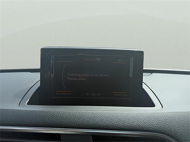 Vehicle image 18 of 21