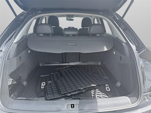 Vehicle image 9 of 21