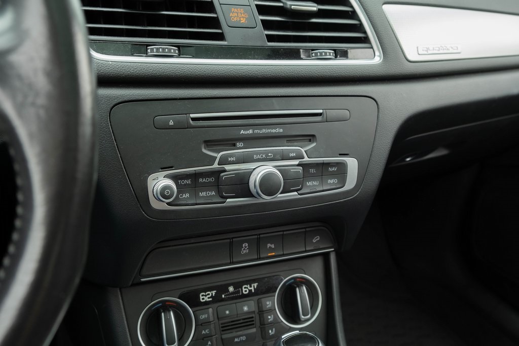 Vehicle image 17 of 32