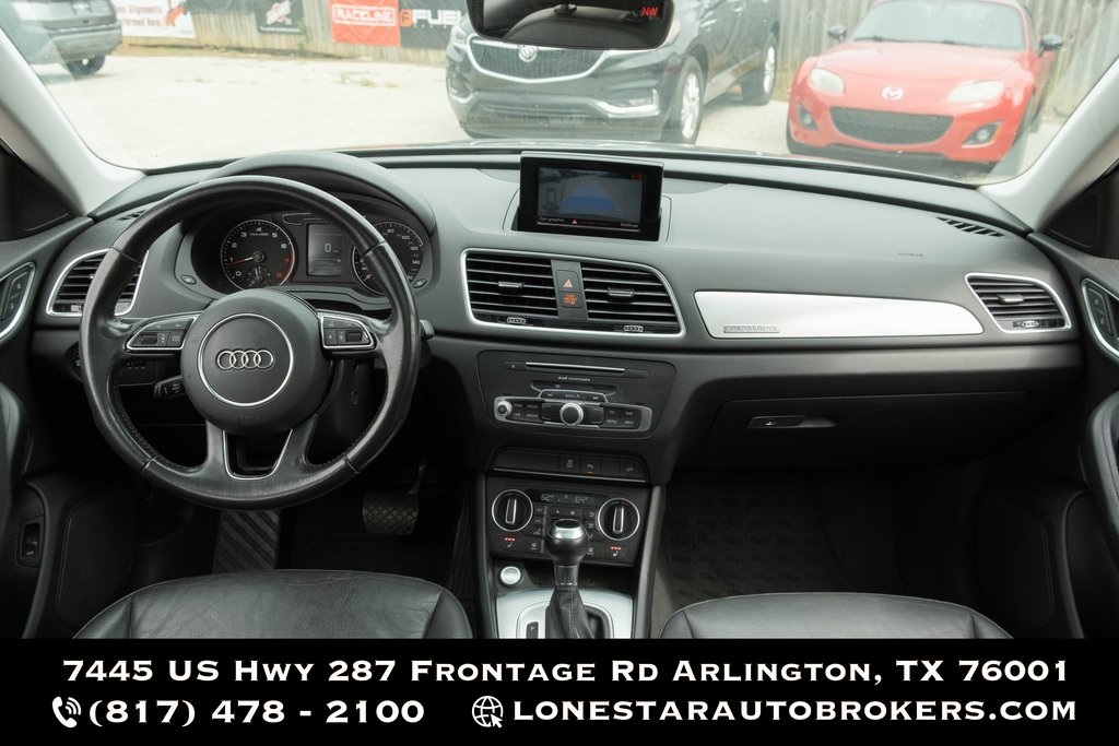 Vehicle image 22 of 32
