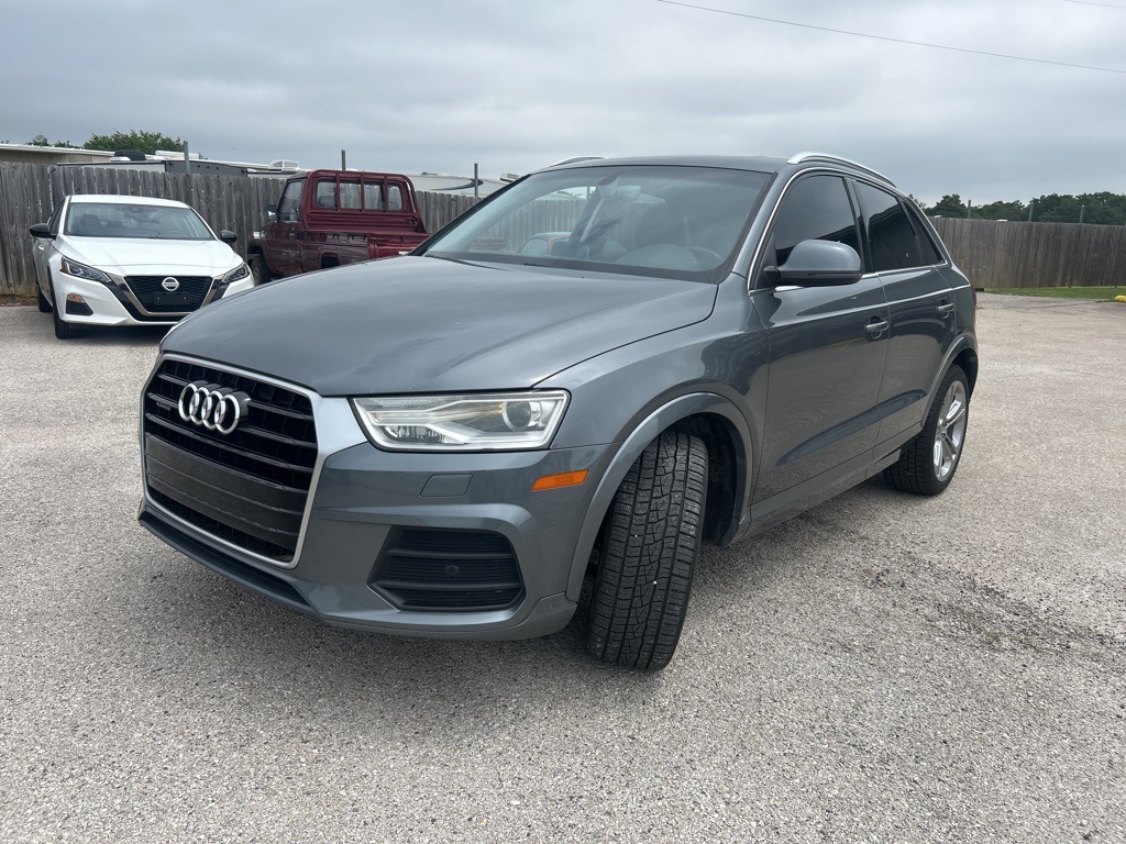 Vehicle image 2 of 32