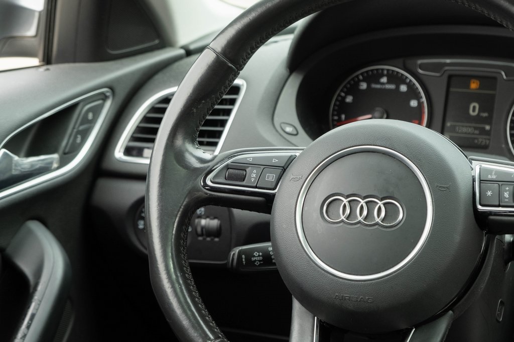 Vehicle image 21 of 32