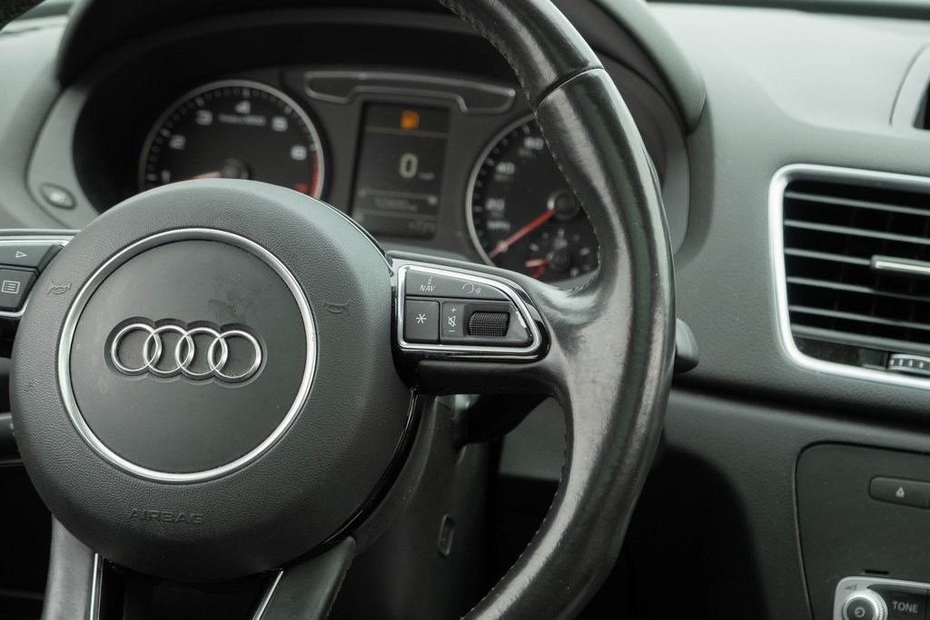 Vehicle image 27 of 32