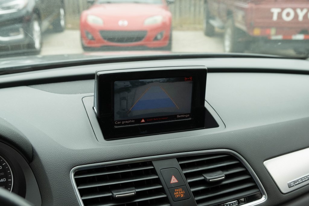 Vehicle image 15 of 32