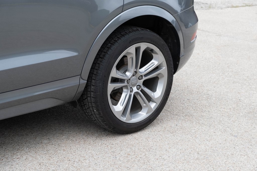 Vehicle image 6 of 32