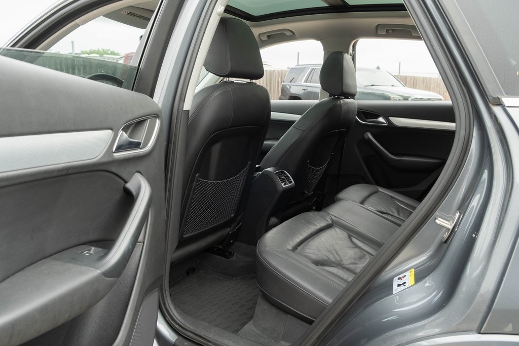 Vehicle image 12 of 32