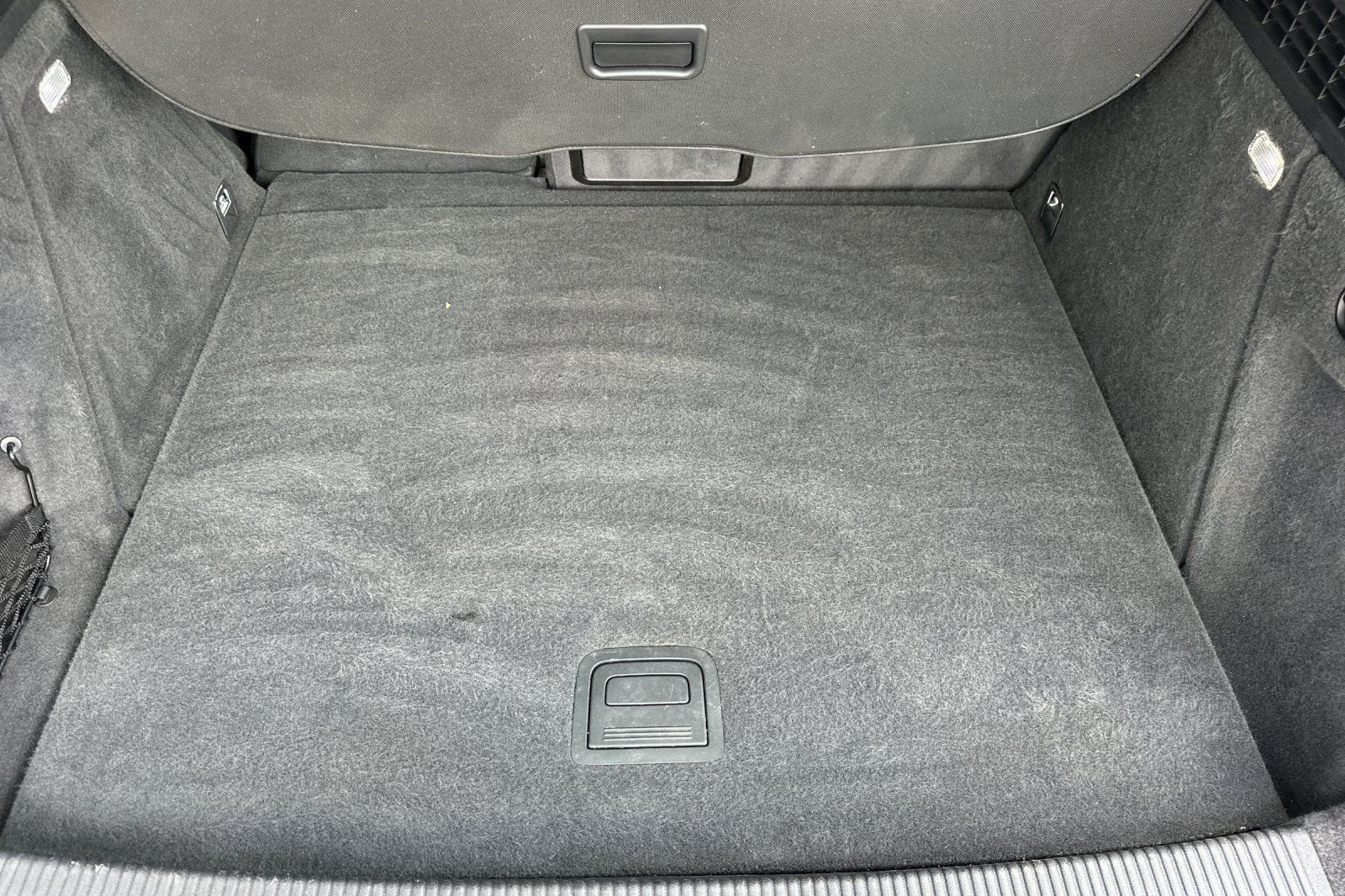 Vehicle image 10 of 34