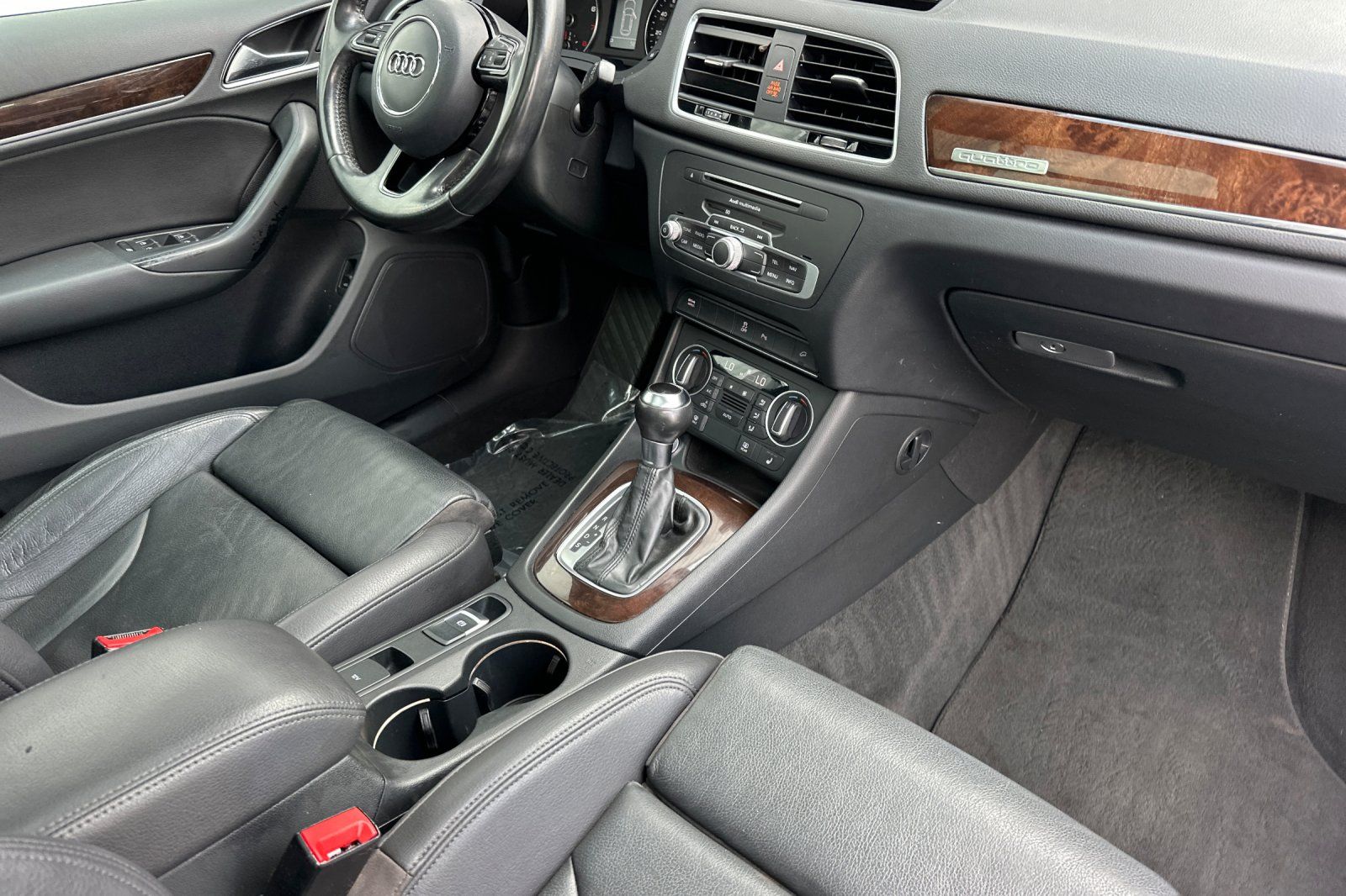 Vehicle image 27 of 34