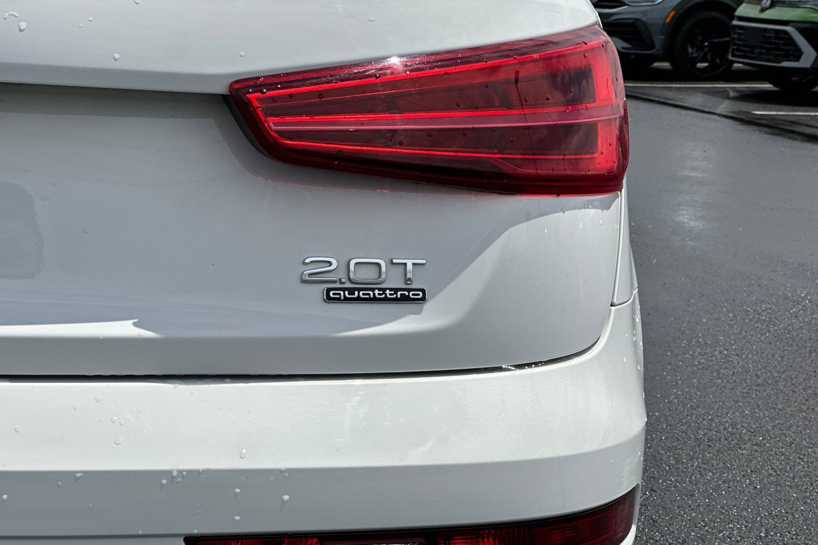 Vehicle image 33 of 34