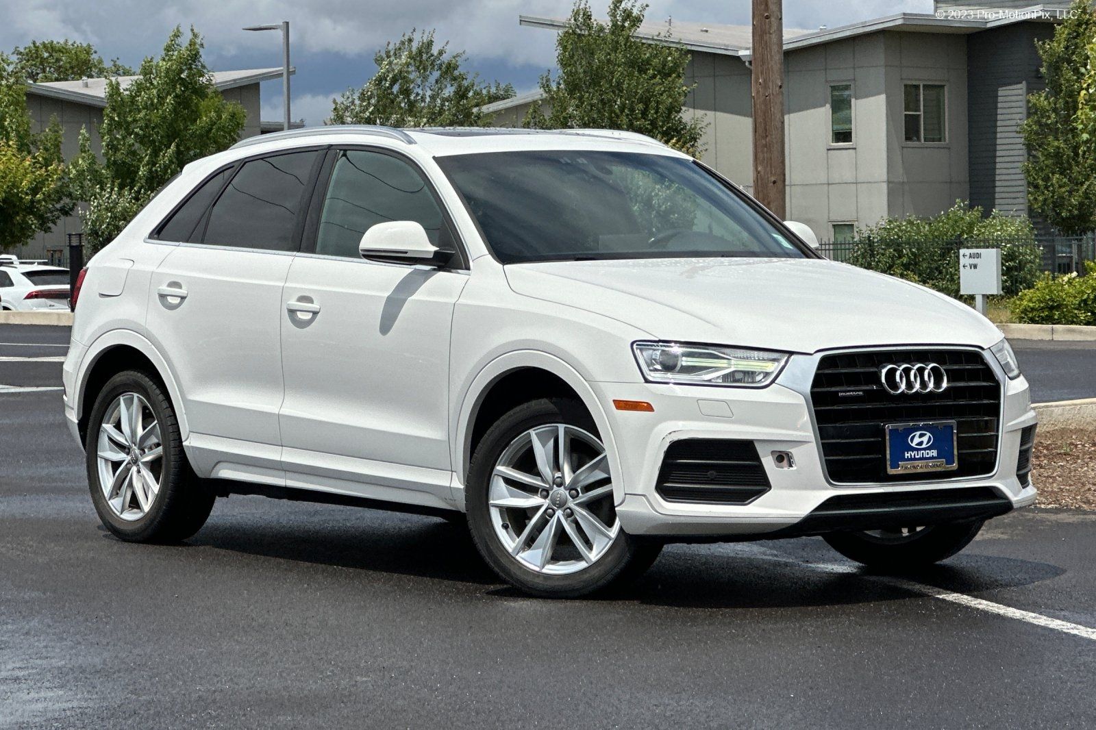 Vehicle image 3 of 34
