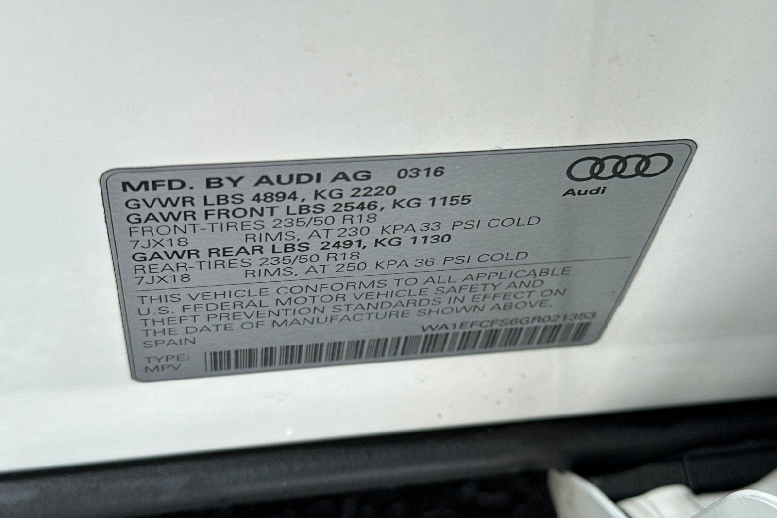 Vehicle image 26 of 34