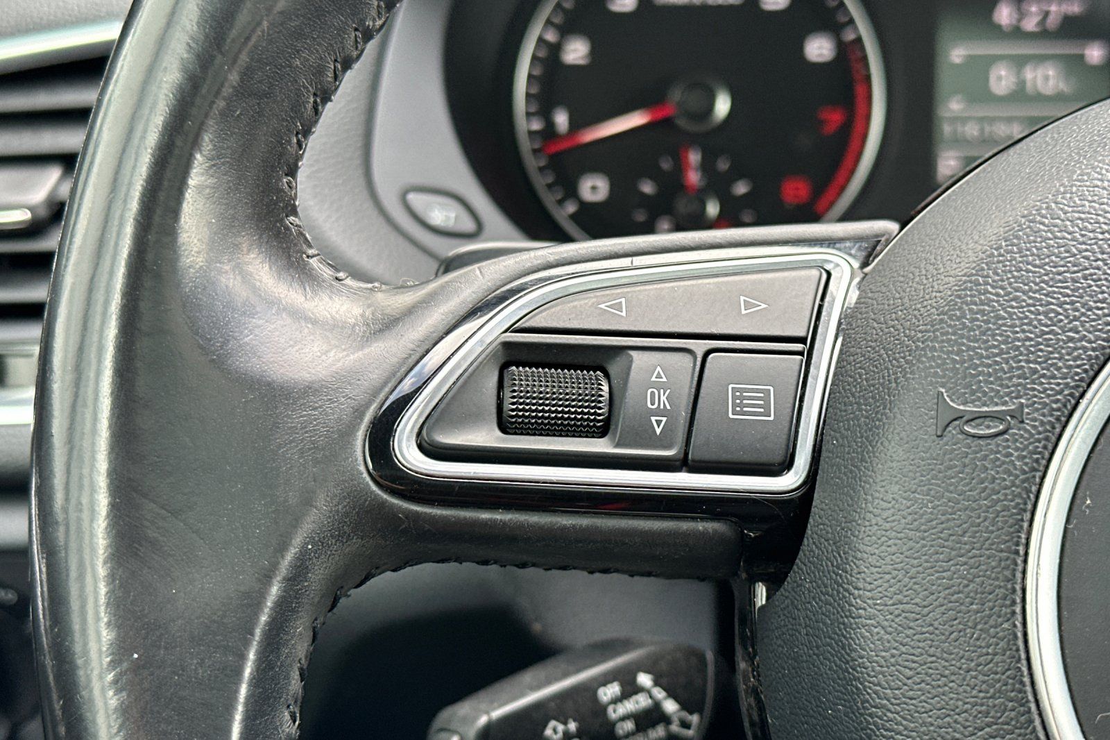 Vehicle image 32 of 34