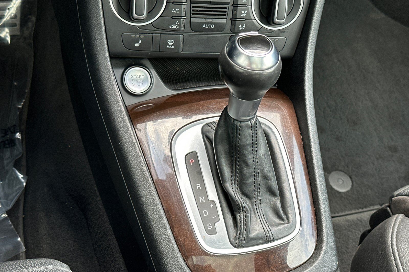 Vehicle image 20 of 34