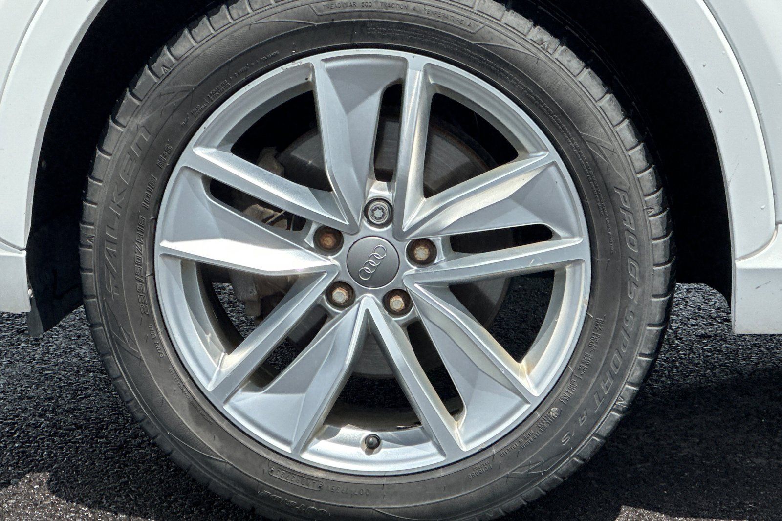 Vehicle image 9 of 34