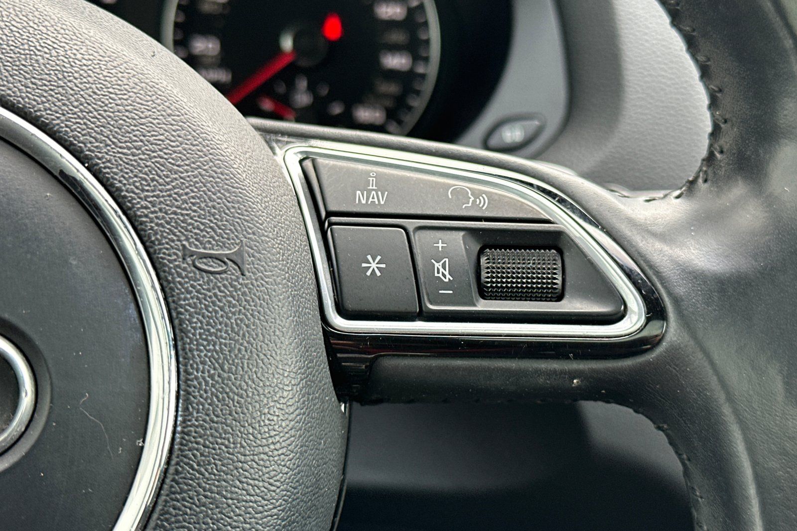 Vehicle image 29 of 34