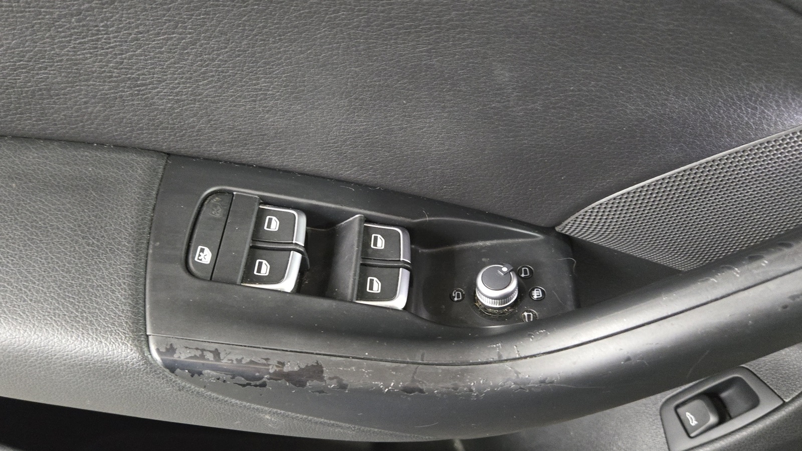 Vehicle image 22 of 36