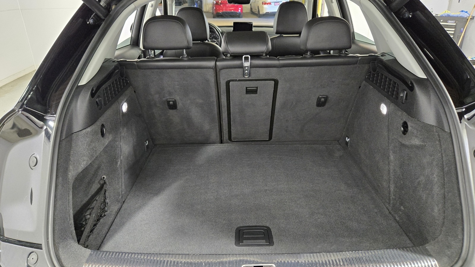 Vehicle image 32 of 36
