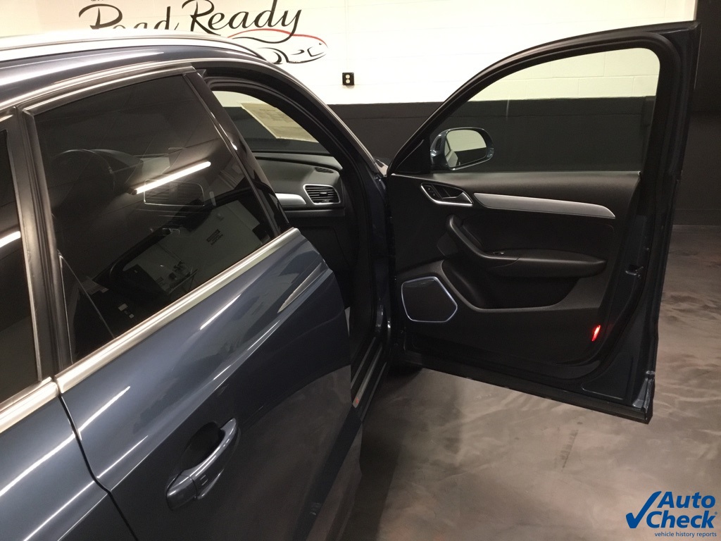 Vehicle image 41 of 56
