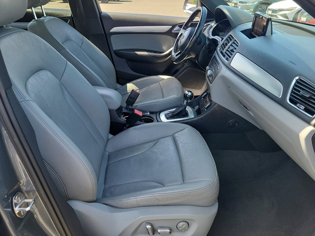Vehicle image 13 of 25