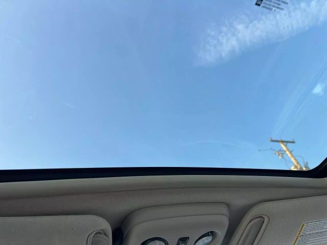 Vehicle image 12 of 17