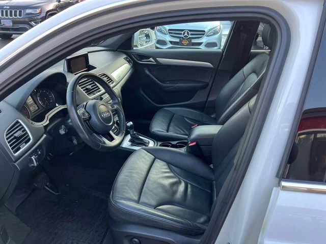 Vehicle image 15 of 17