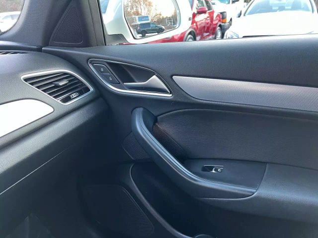 Vehicle image 10 of 17