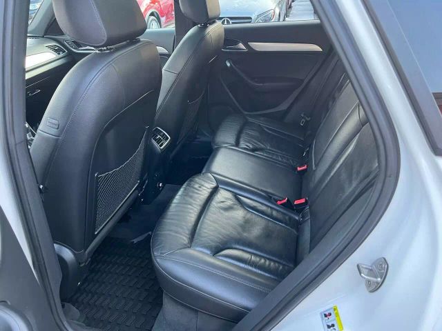 Vehicle image 14 of 17