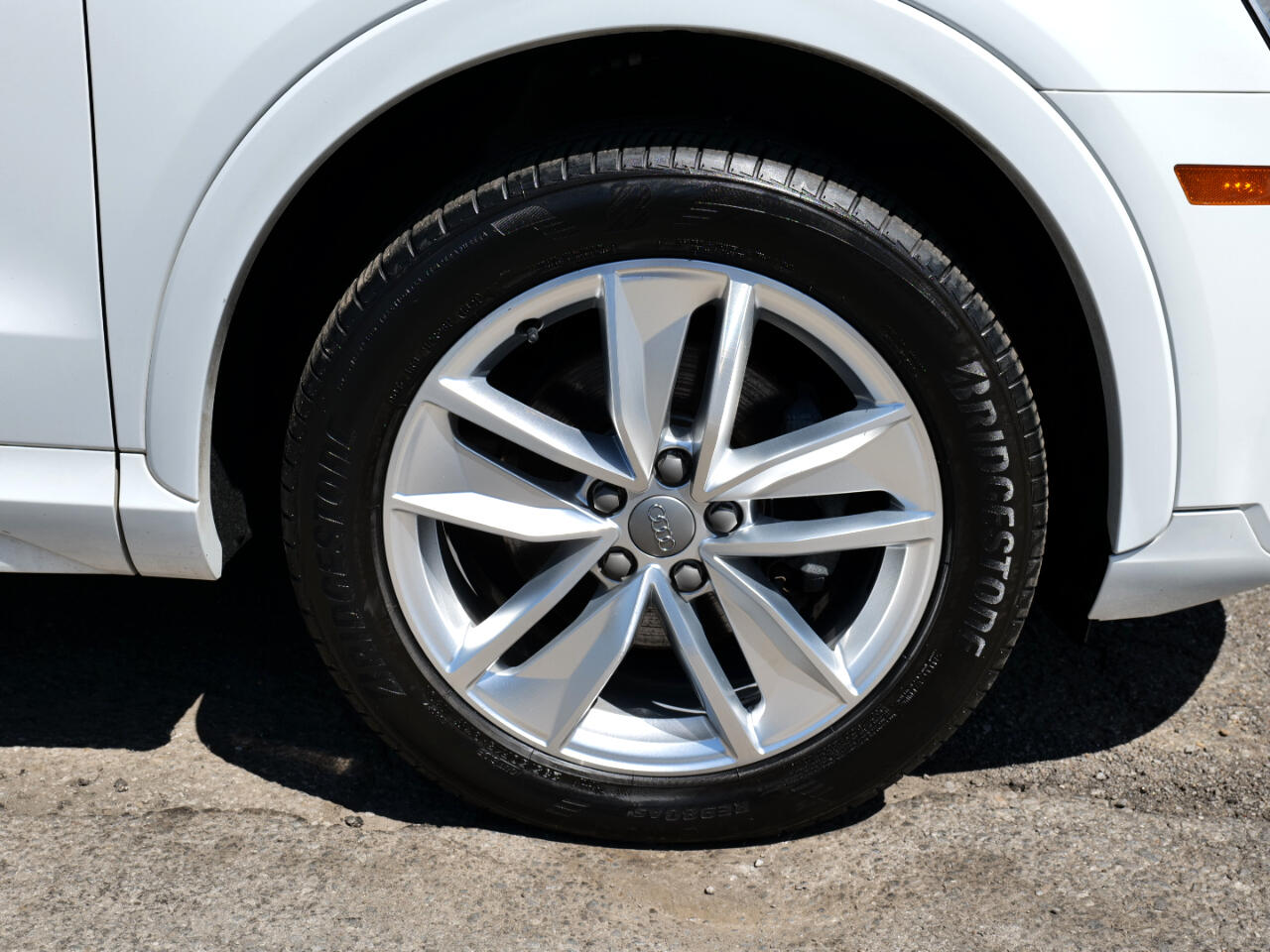 Vehicle image 89 of 100