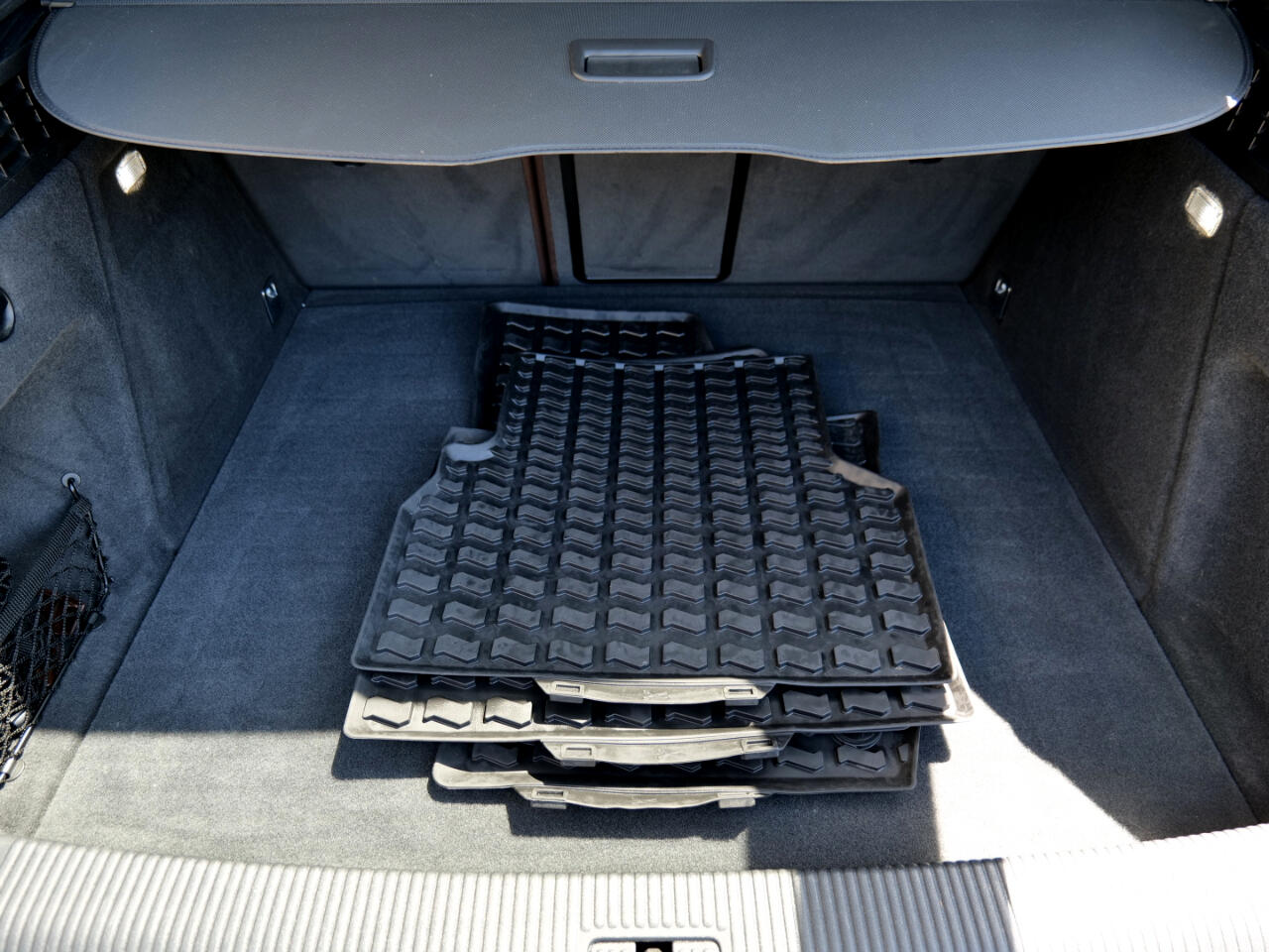 Vehicle image 80 of 100