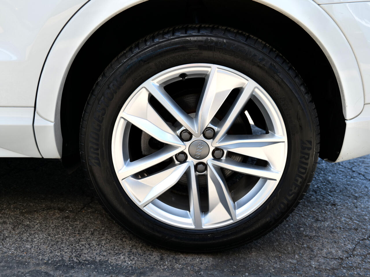 Vehicle image 91 of 100