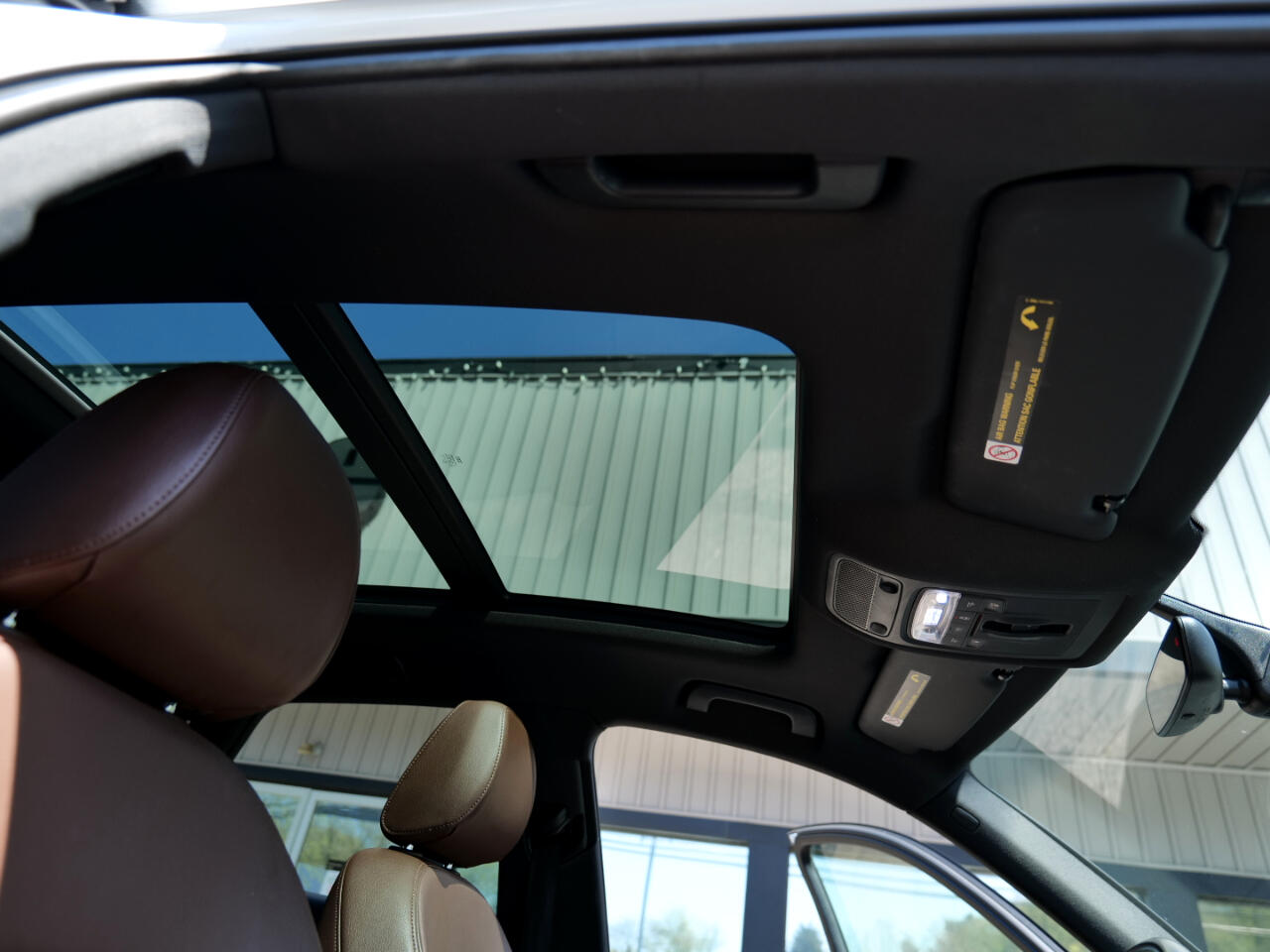 Vehicle image 61 of 100
