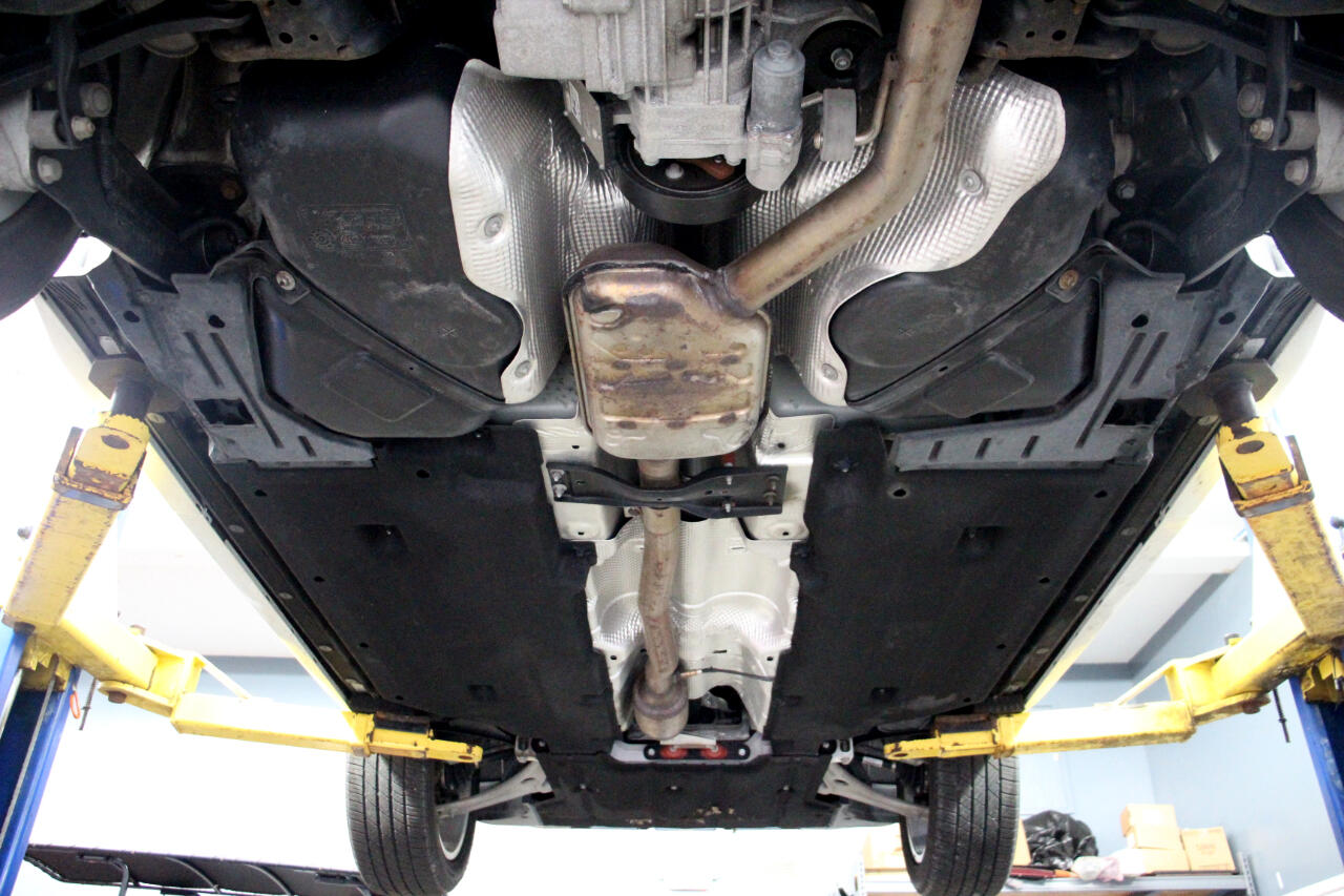 Vehicle image 99 of 100