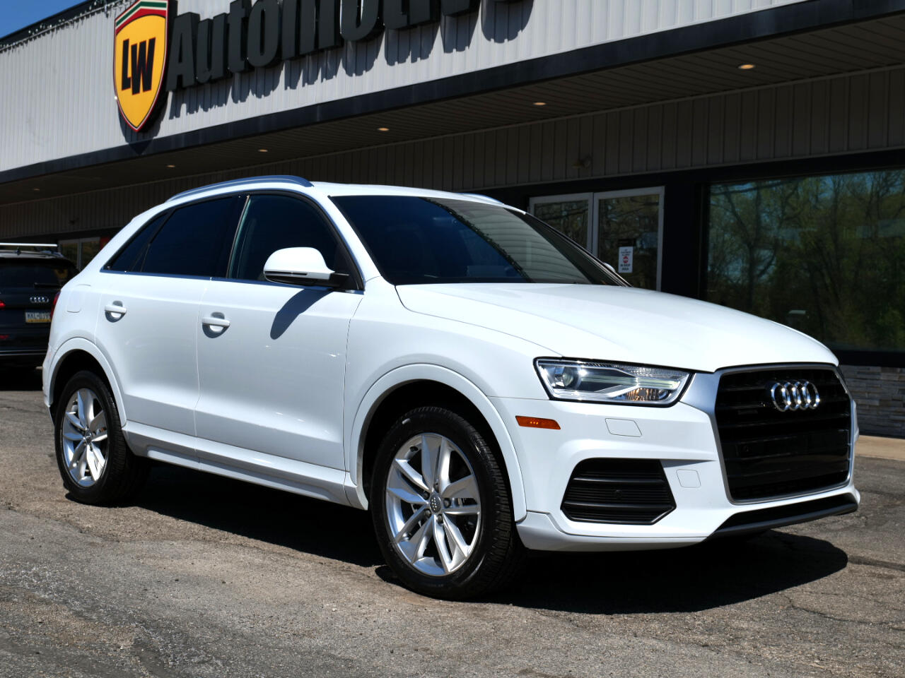 Vehicle image 14 of 100