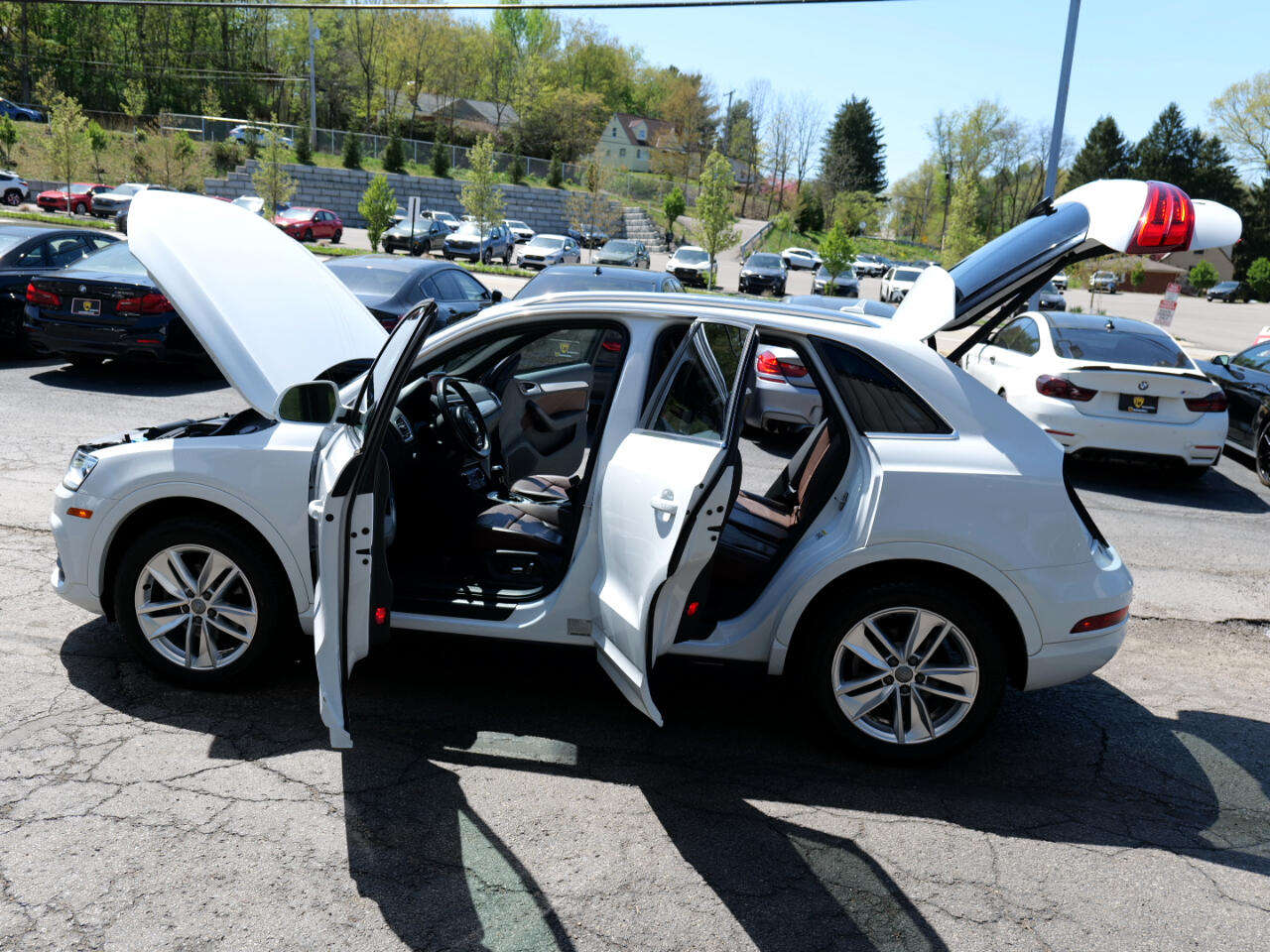 Vehicle image 81 of 100