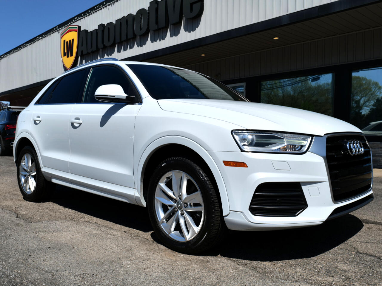 Vehicle image 13 of 100