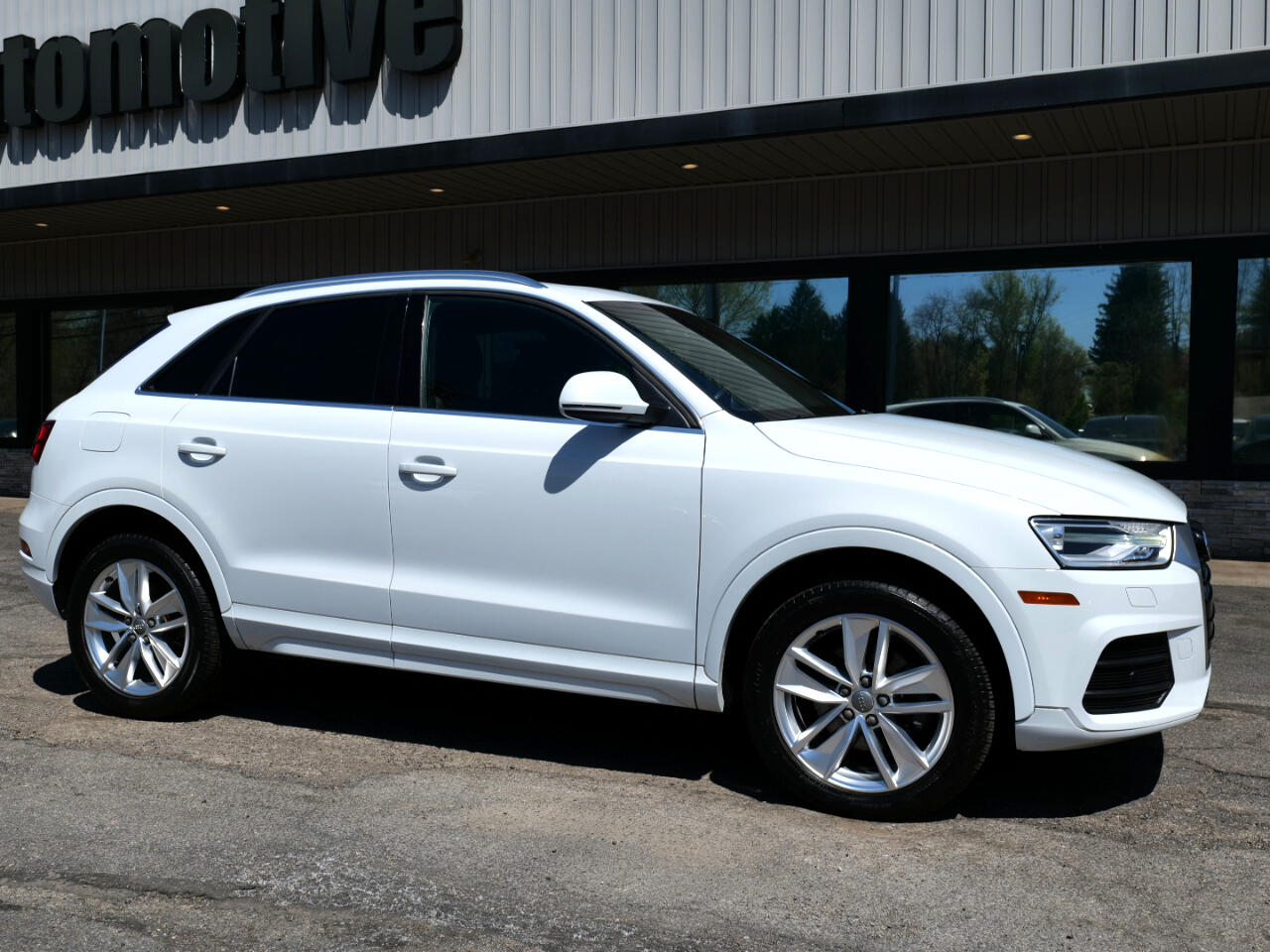 Vehicle image 12 of 100