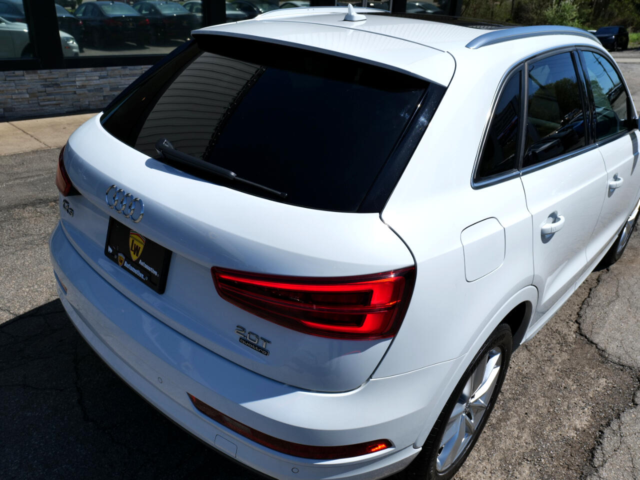 Vehicle image 24 of 100