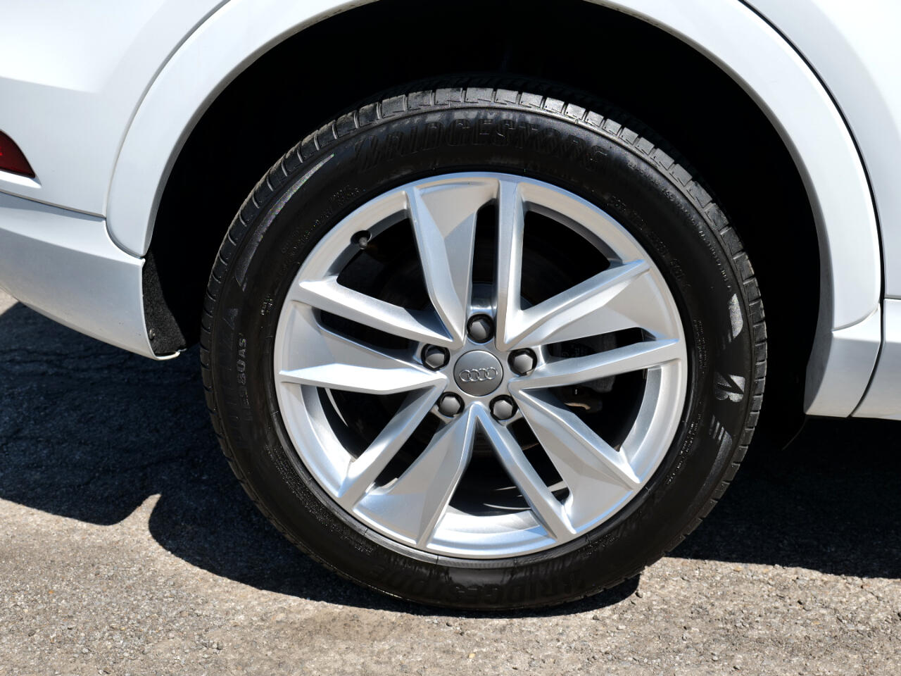 Vehicle image 90 of 100
