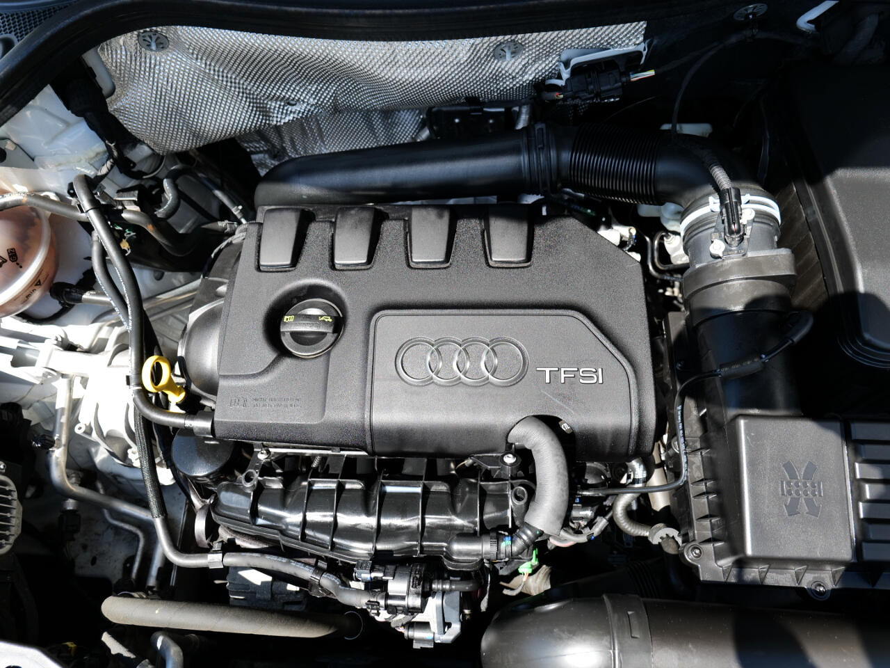 Vehicle image 73 of 100