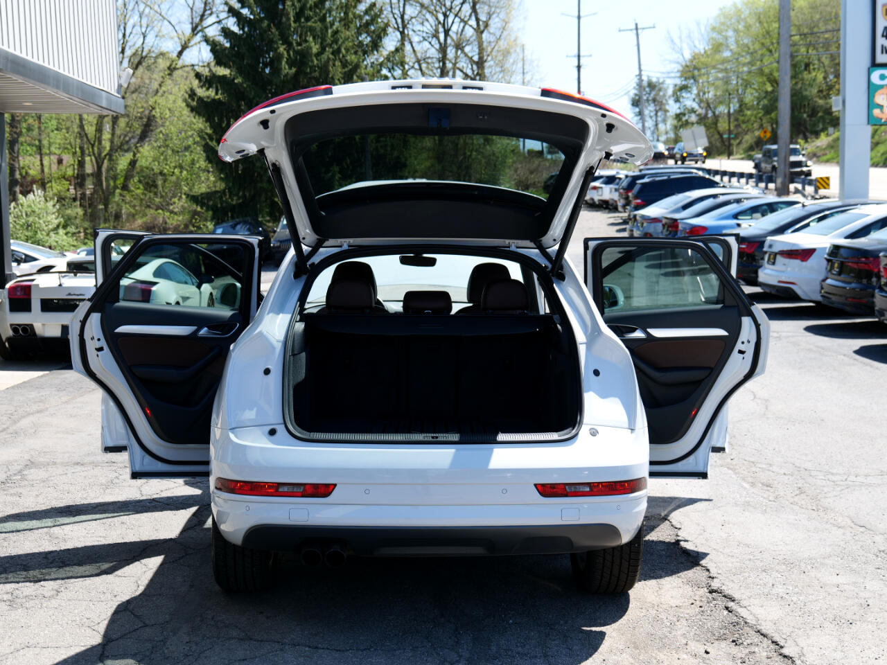 Vehicle image 78 of 100