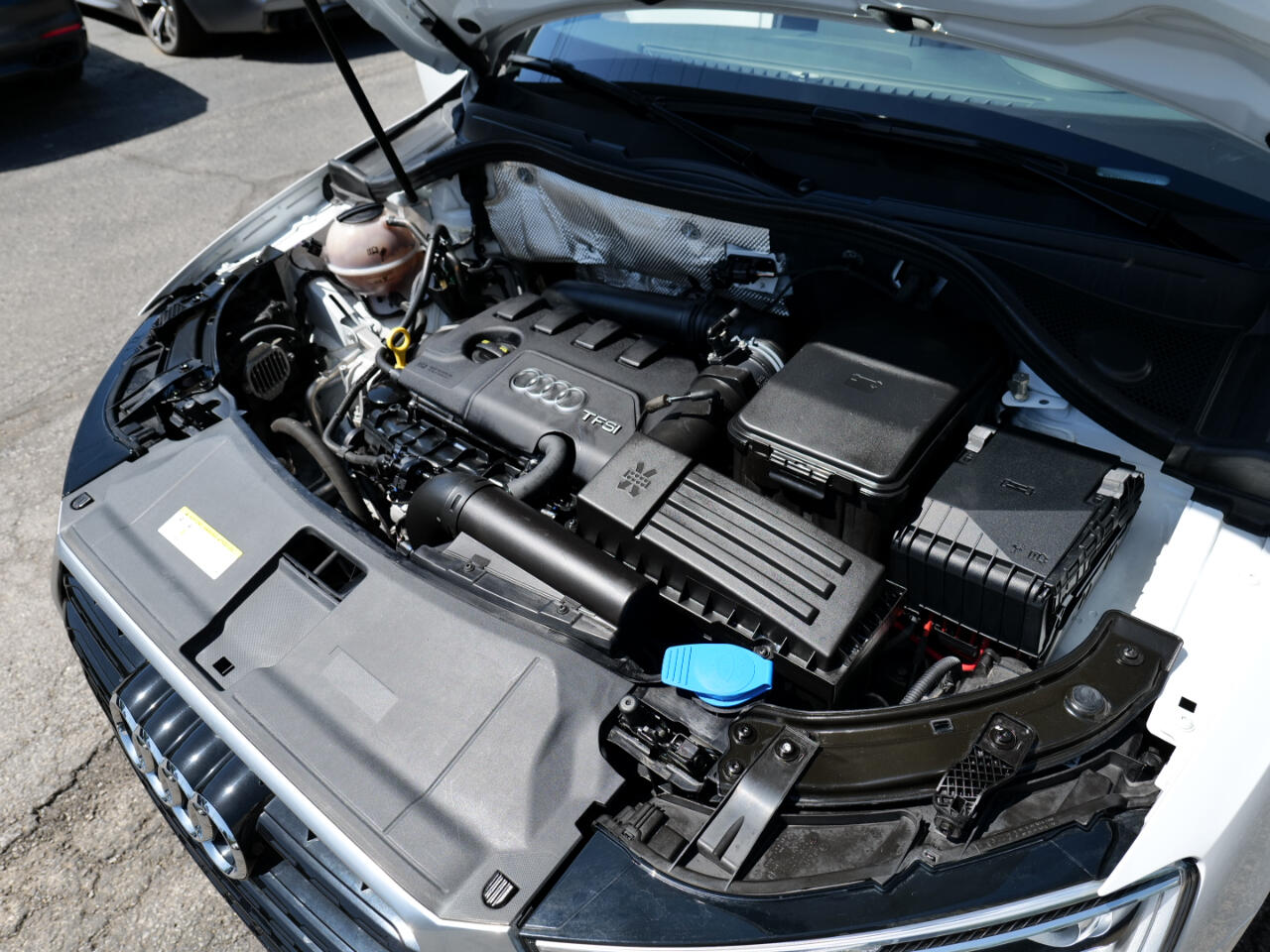 Vehicle image 76 of 100