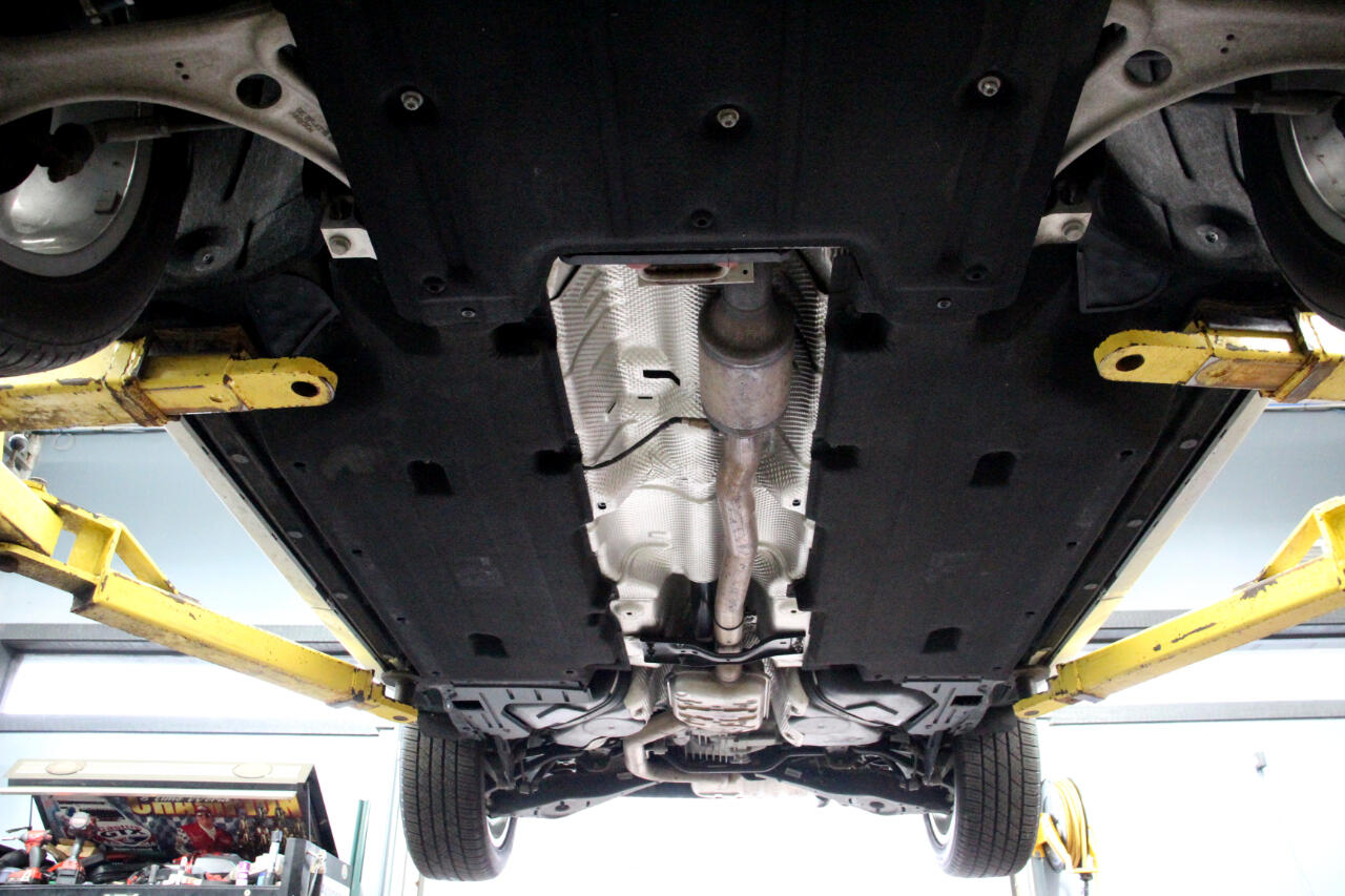 Vehicle image 96 of 100