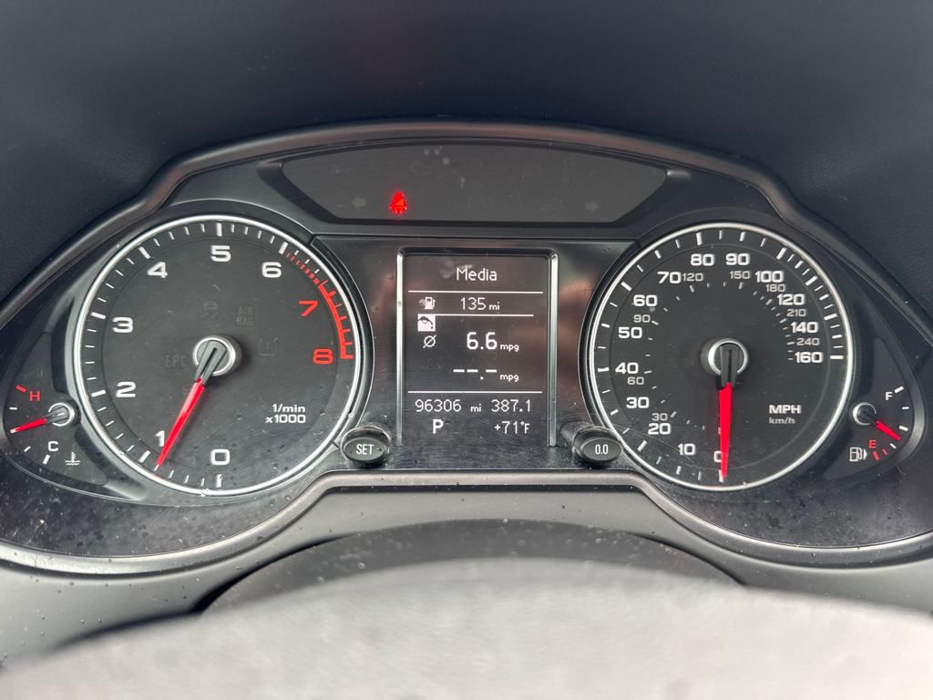 Vehicle image 19 of 23