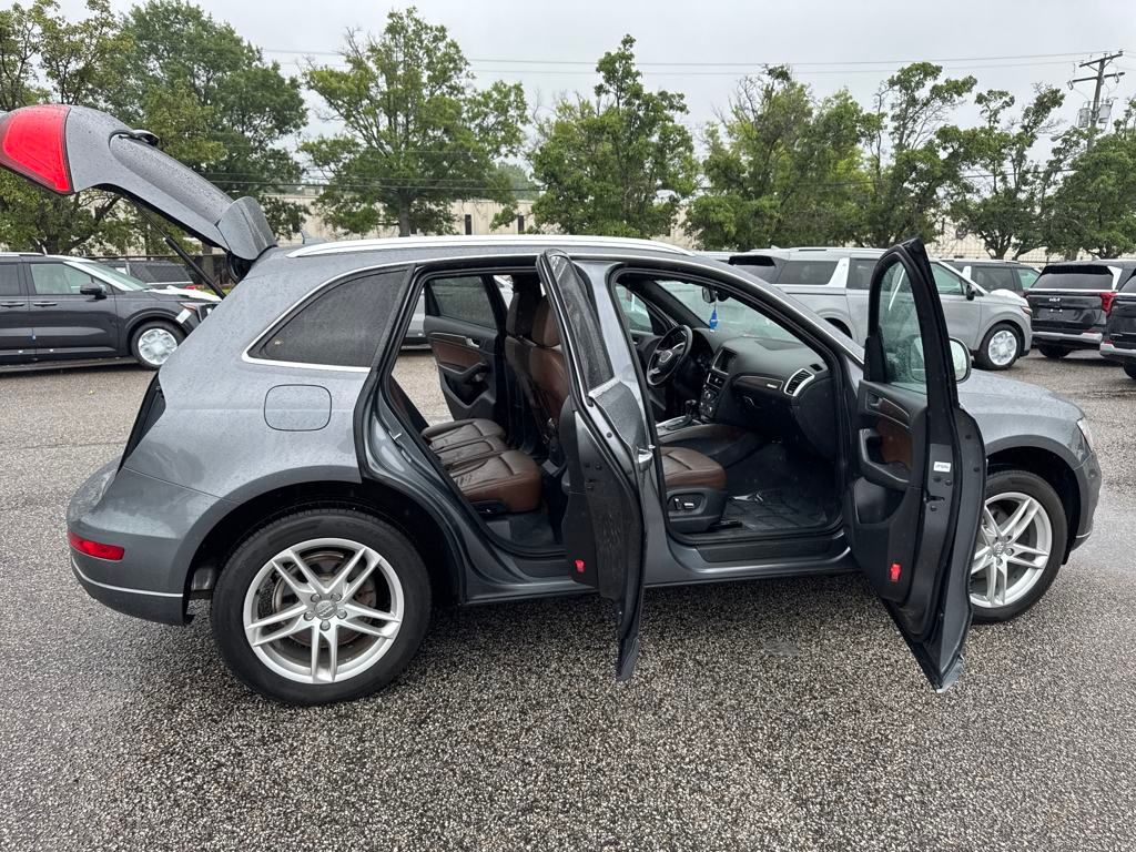 Vehicle image 7 of 23