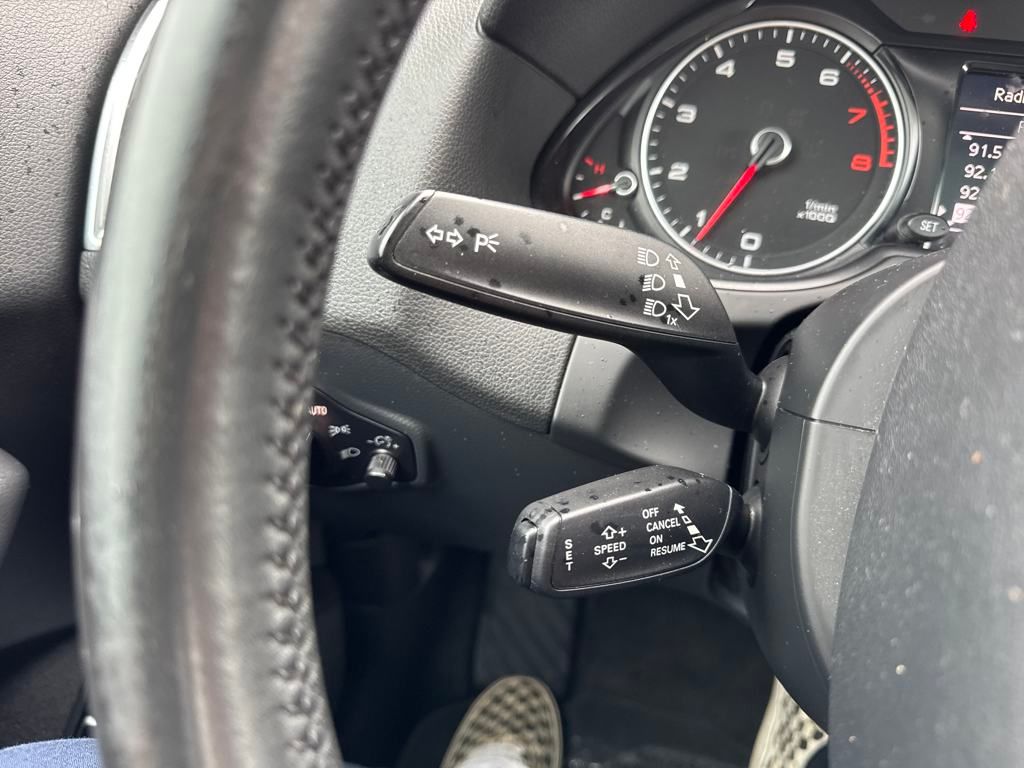 Vehicle image 18 of 23