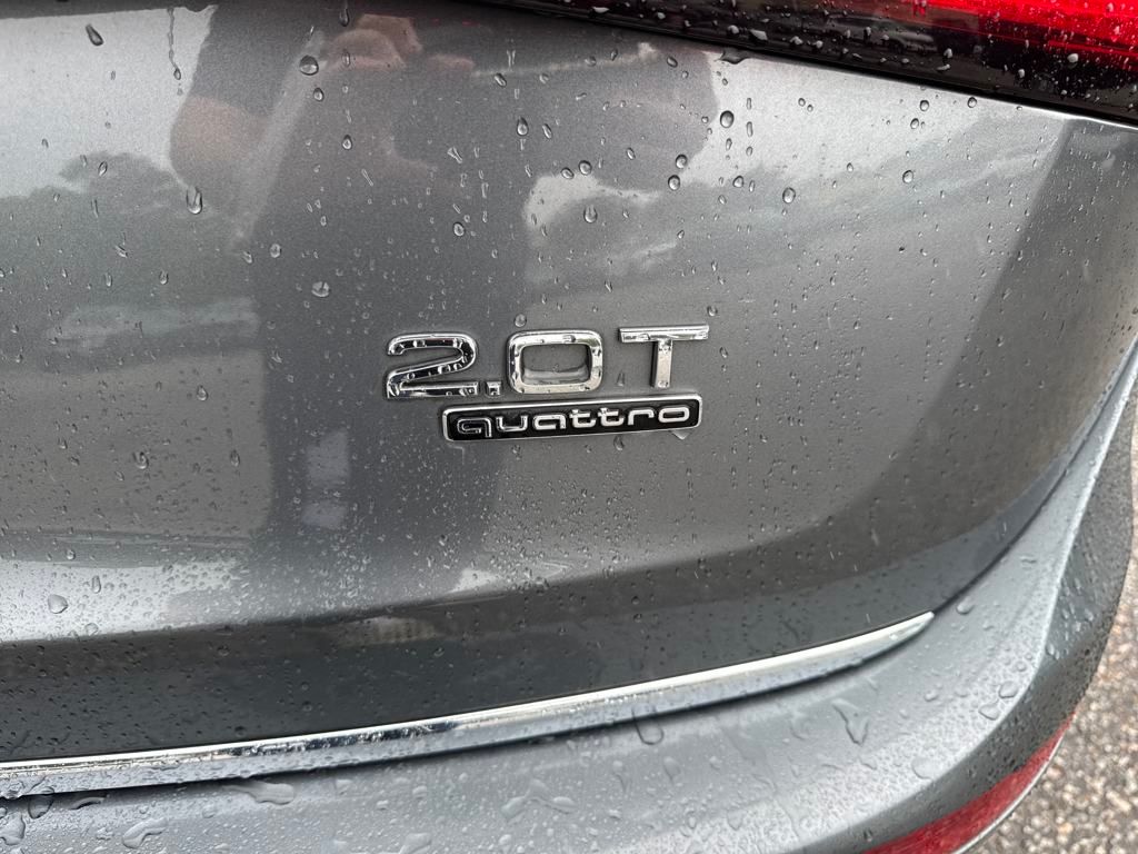Vehicle image 11 of 23