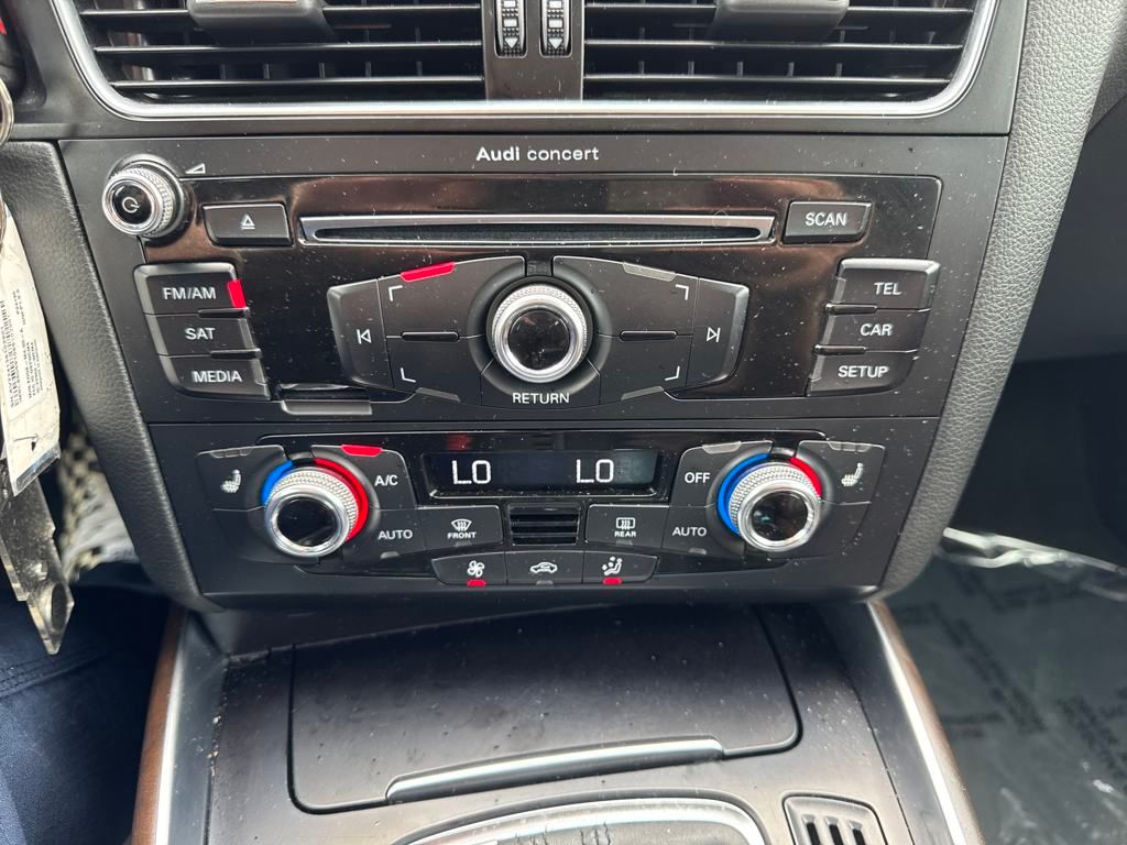 Vehicle image 21 of 23