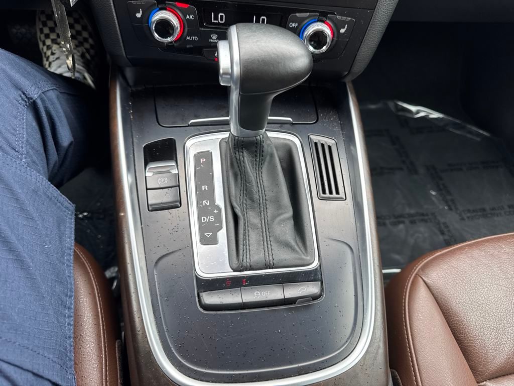 Vehicle image 22 of 23