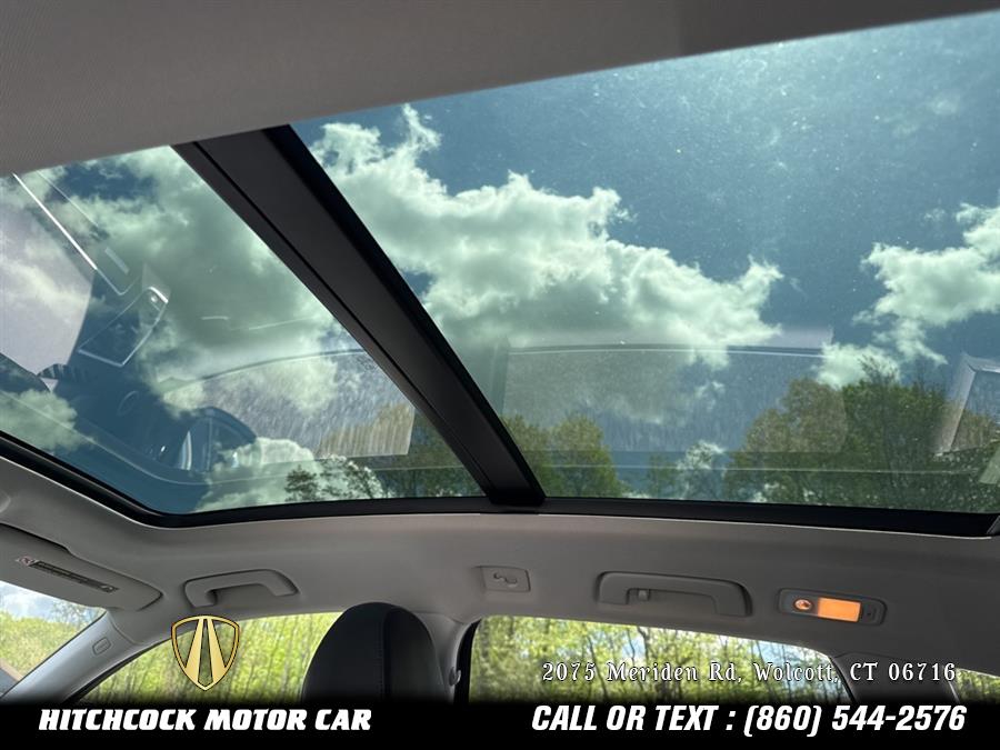 Vehicle image 32 of 35