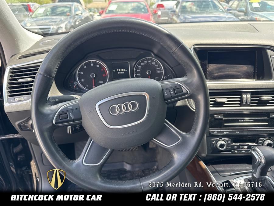 Vehicle image 25 of 35